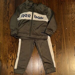 Reebok Kids Green Tracksuit in 3T